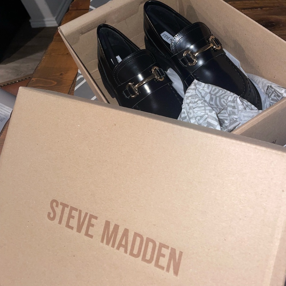 BRAND NEW Steve Madden Newest Edition Black Loafers Size 7.5